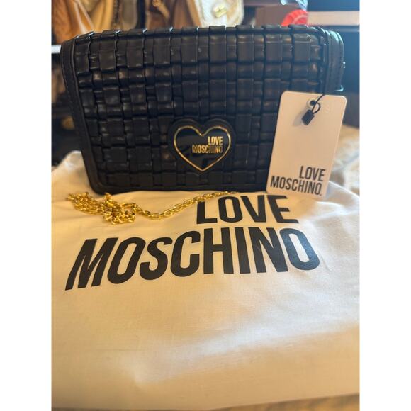 A115 NWT Moschino black weave pattern heart purse - Picture 1 of 4